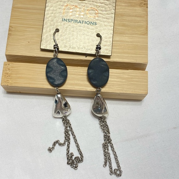 EARRING - Picture 4 of 4